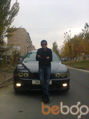  ,   Arkadi, 32 ,   