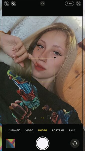  ,   Anna, 24 ,   c , 
