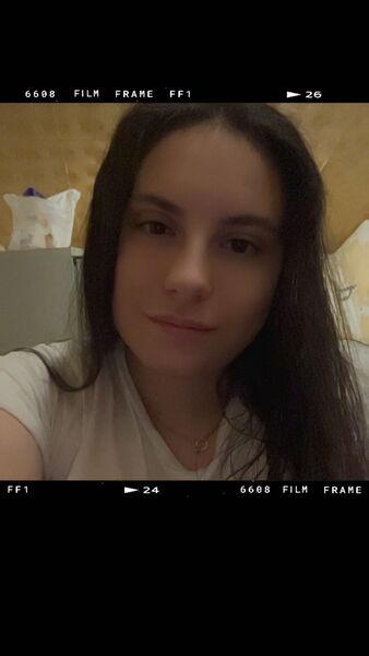  ,   Ilona, 22 ,   ,   