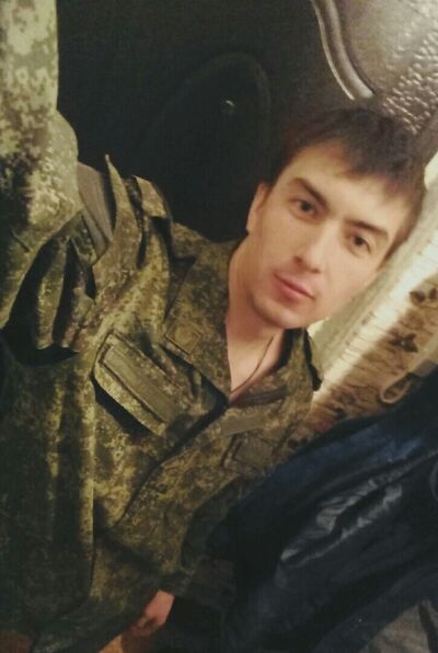  ,   Alex, 28 ,   