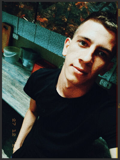  ,   Artem, 32 ,   ,   , c 