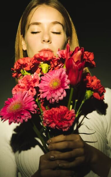  ,   Elena, 44 ,   c 