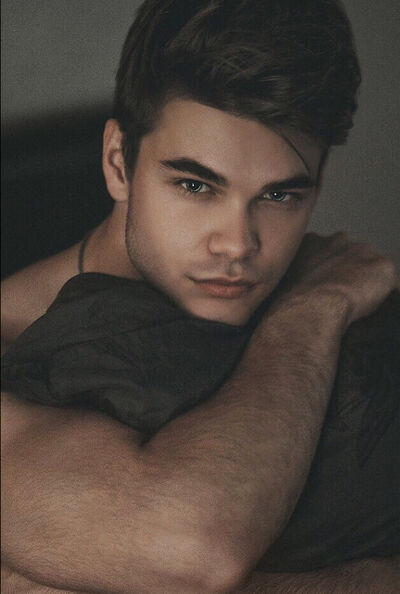  ,   Aleksei, 28 ,   ,   , c , 