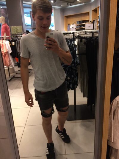  ,   Denis, 25 ,   ,   , c 