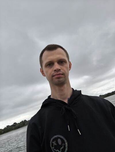  Utopia,   Ivan, 30 ,   ,   