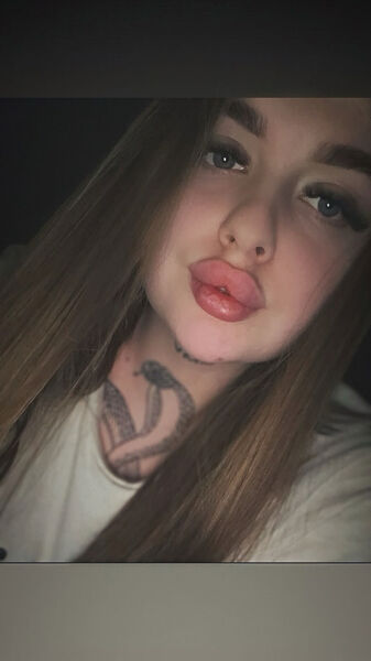  ,   Anastasia, 19 ,   ,   