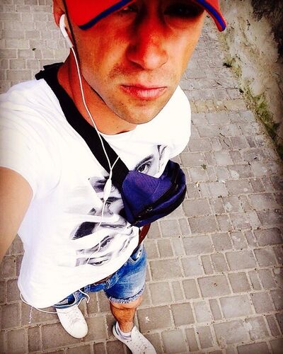  ,   Maks, 33 ,   ,   , c 