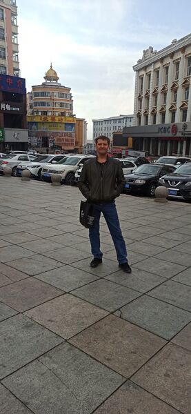  ,   Viktor, 51 ,     , c 