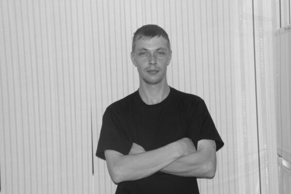  ,   Denis, 42 ,   ,   , c 