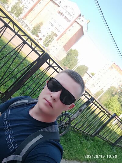  ,   Ivan, 25 ,  