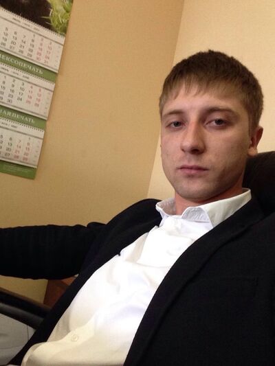  ,   Sergey, 32 ,   