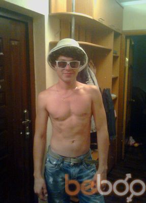  ,   Oskar, 33 ,   , 