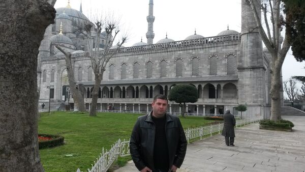  ,   Gio, 44 ,   