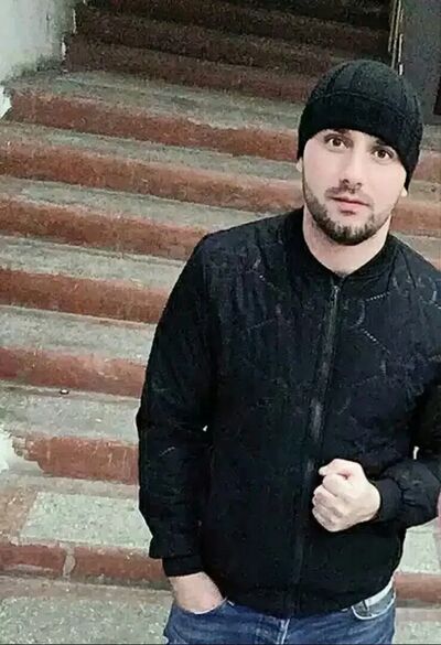  ,   Ali, 33 ,   ,   