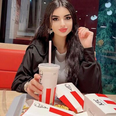  ,   Alina, 25 ,   c 