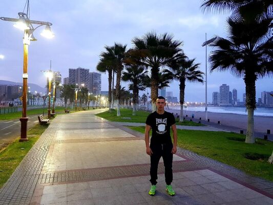  ,   Rostyslav, 33 ,   ,   , 
