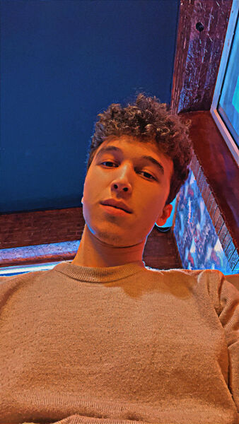  ,   Artur, 19 ,   ,   