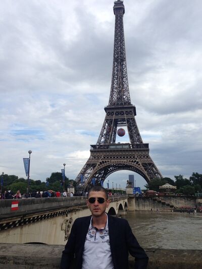  ,   Artur, 36 ,  