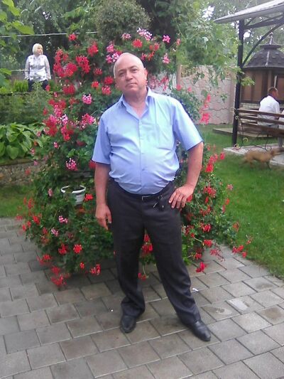  ,   Ivann, 56 ,     