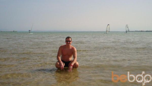  ,   Viktor, 44 ,   