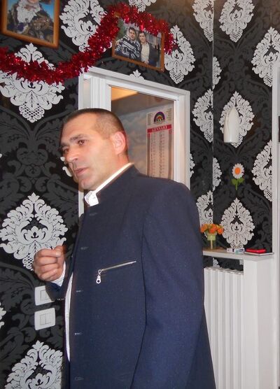  Novate Milanese,   Dimitrio, 51 ,   ,   , c 