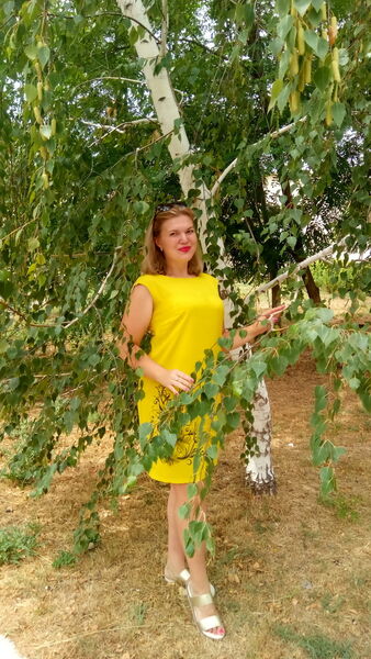 Знакомства Симферополь, фото девушки Алёна, 31 год, познакомится для флирта, любви и романтики, cерьезных отношений