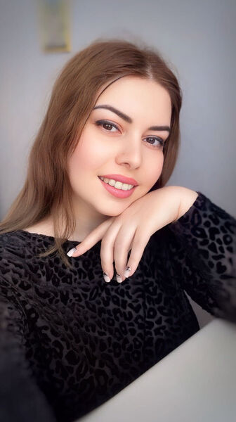  ,   Mia, 37 ,   ,   
