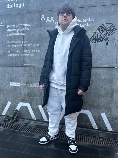  ,   Artem, 18 ,   ,   