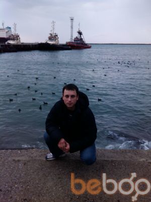  3295175  Pavel, 44 ,    