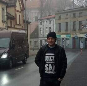  21369895  Job, 44 ,    Warszawa