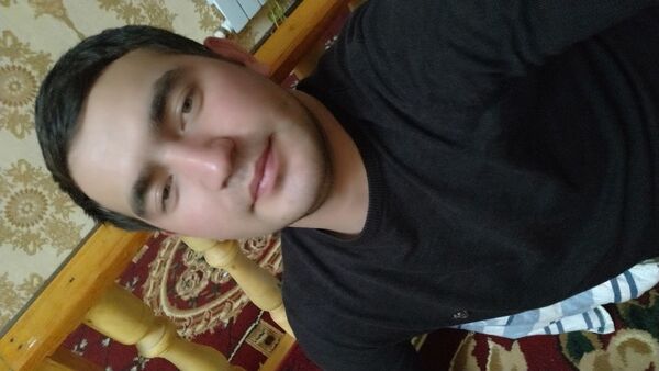  ,   Jon, 32 ,     , c 