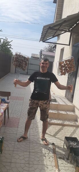  ,   Ruslan, 40 ,  