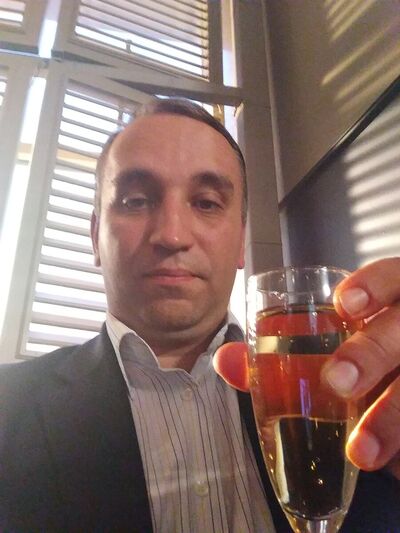  ,   Alex actor, 42 ,   ,   , c 