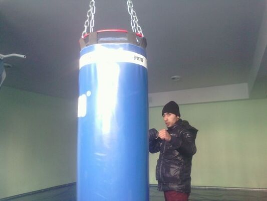  ,   Artur, 32 ,   ,   , c 