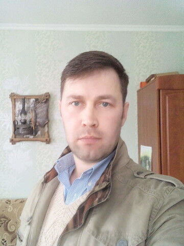  19463825  Sergey, 49 ,    
