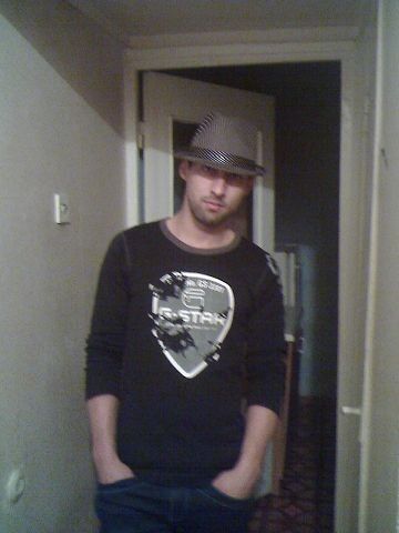  ,   Mexti, 36 ,  