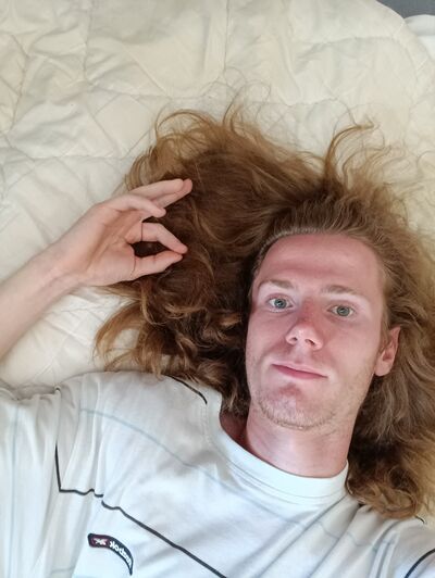  Bergen op Zoom,   Viktor, 24 ,   ,   