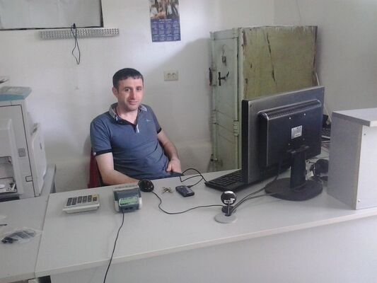  ,   Gio, 42 ,   