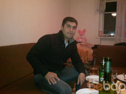  ,   Artur, 37 ,  