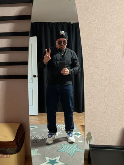  ,   Alex, 33 ,   ,   , c , 