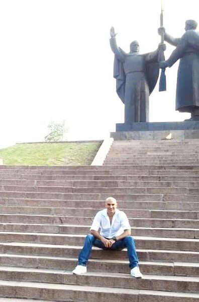  ,   Yasser, 46 ,     , c 