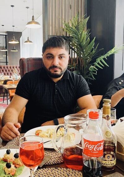  ,   Mr, 32 ,   ,   