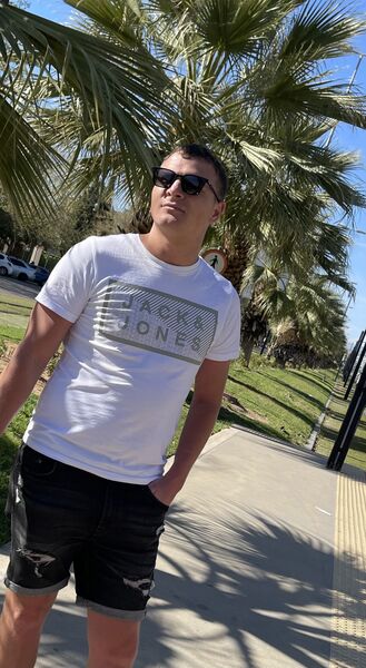  Warszawa,   Siarhei, 32 ,   ,   , c , 