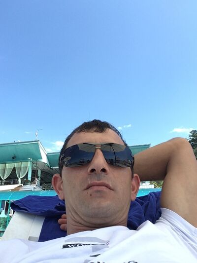  ,   Viktor, 42 ,     , c 