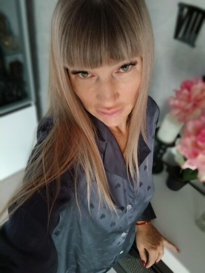  ,   Lana, 40 ,   ,   