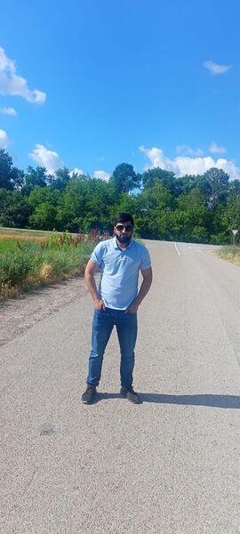   ,   Ali, 32 ,   ,   