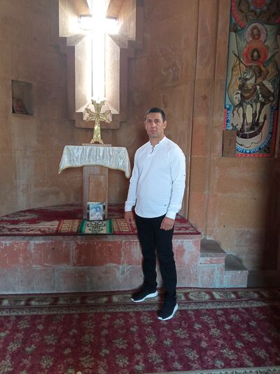  ,   Manuk, 37 ,   ,   