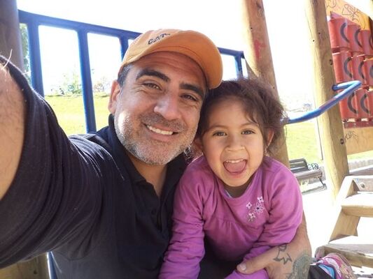  ,   Gonzalo, 48 ,     , c 