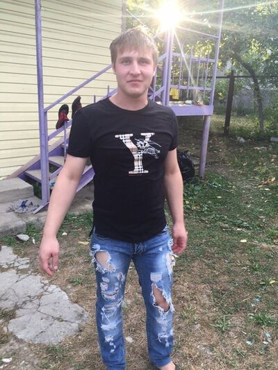  ,   JojoBajo, 32 ,   