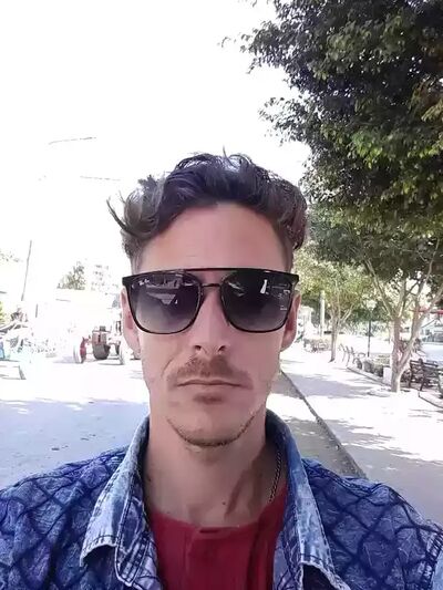  ,   Charly, 40 ,   ,   